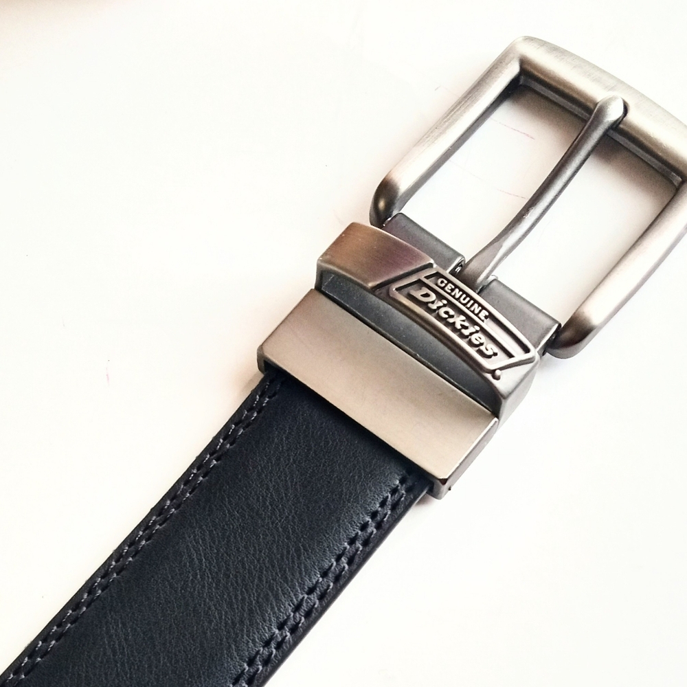 Dickies Men's Genuine Leather Reversible Black Belt